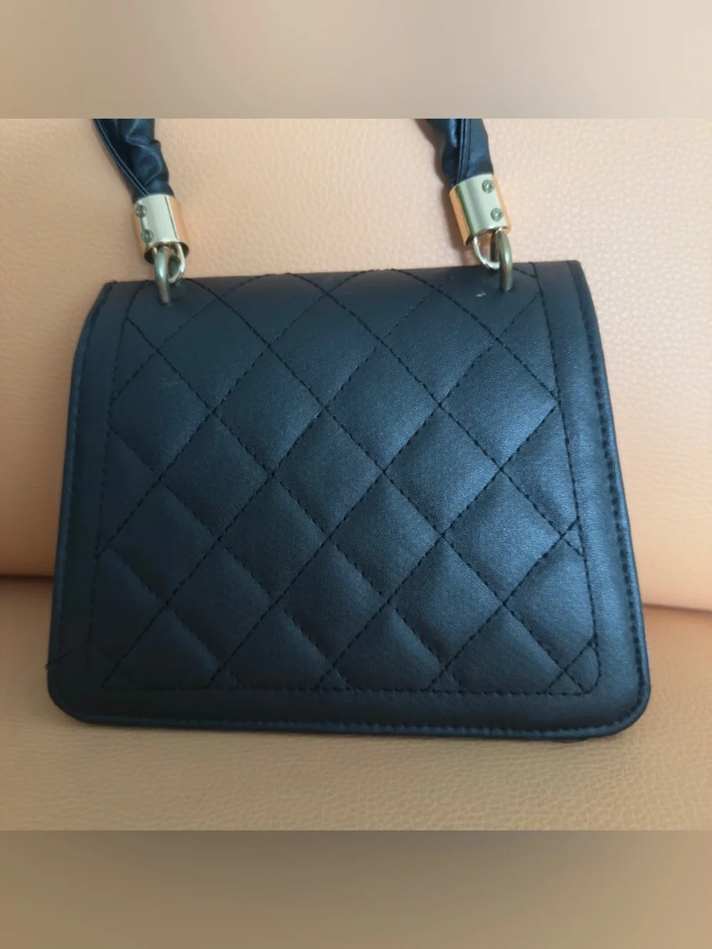2for$8 Black & White Quilted Top-Handle Women's Bag / Clutch with Gold Hardware - Picture 9 of 9